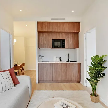Lovely Refurbished In Vibrant 18th District Apartment Paris